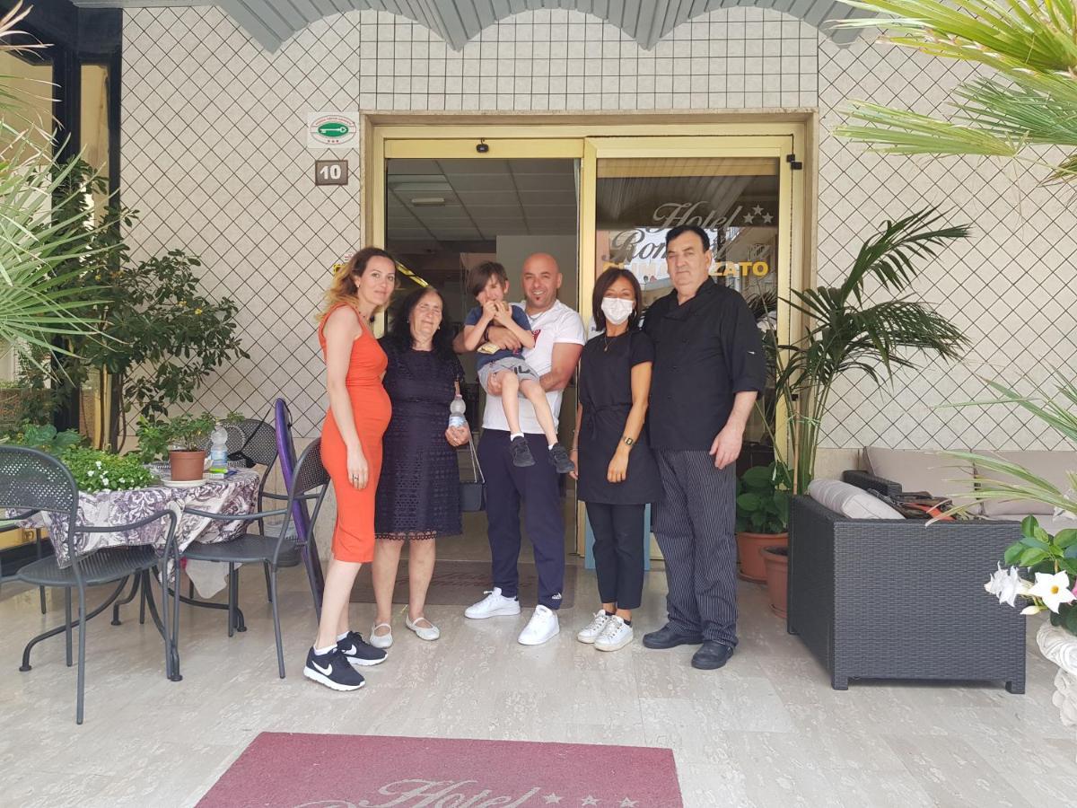 Hotel Romantica ริมินี ภายนอก รูปภาพ