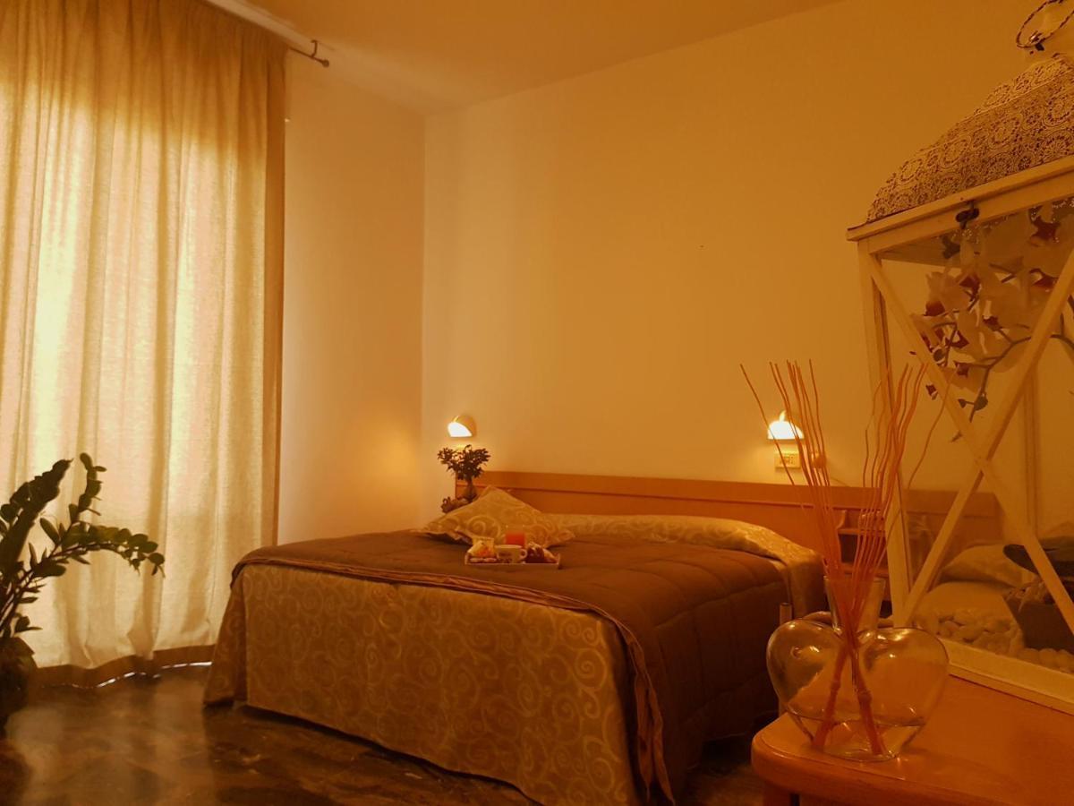Hotel Romantica ริมินี ภายนอก รูปภาพ