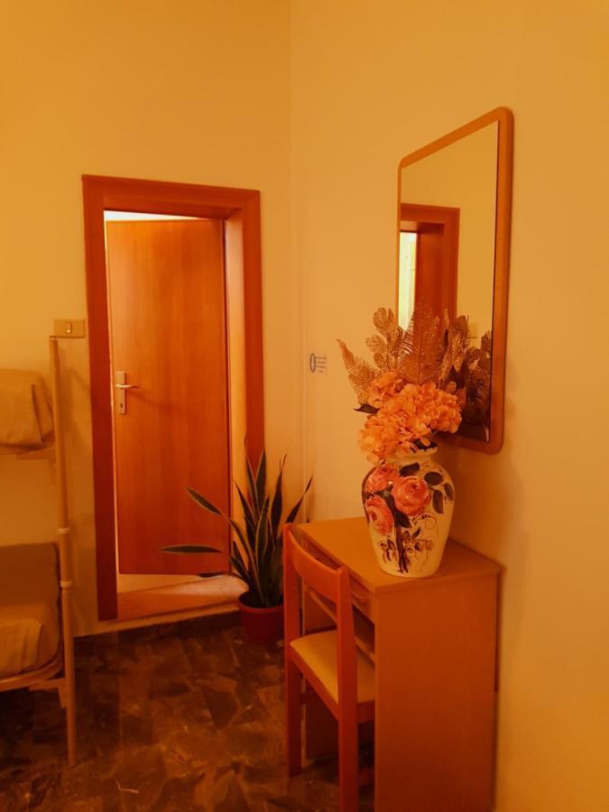 Hotel Romantica ริมินี ภายนอก รูปภาพ